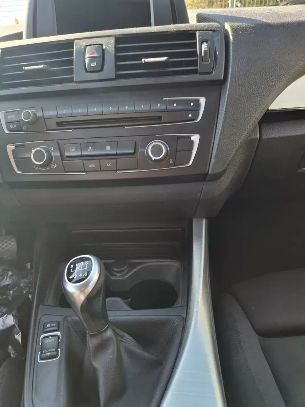 BMW 116 2014 - 13900 EUR, 205123 km - AUTO.MOTO.pt - 205123km - foto 10 de 11