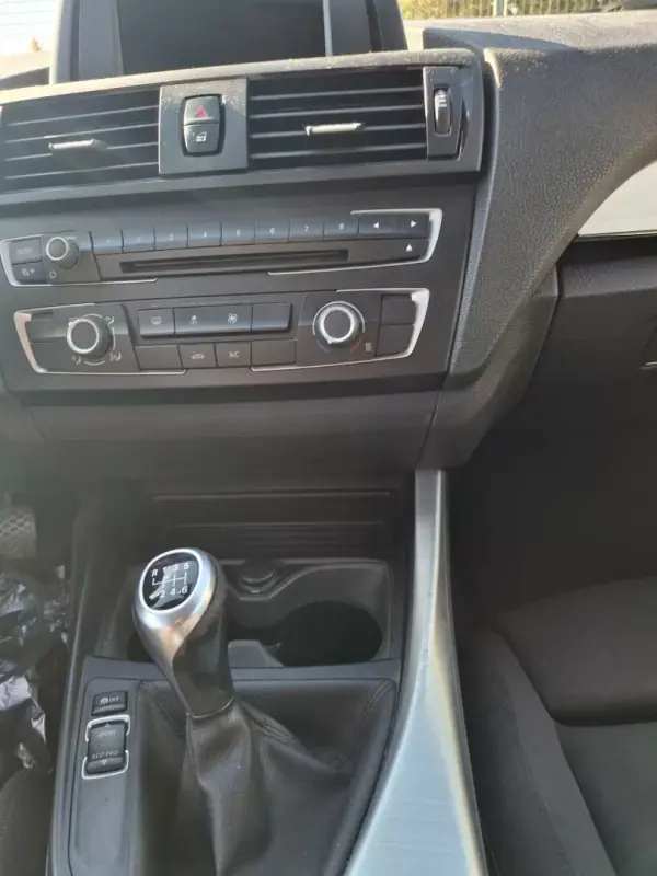 BMW 116 2014 - 13900 EUR, 205123 km - AUTO.MOTO.pt - 205123km - foto 10 de 11