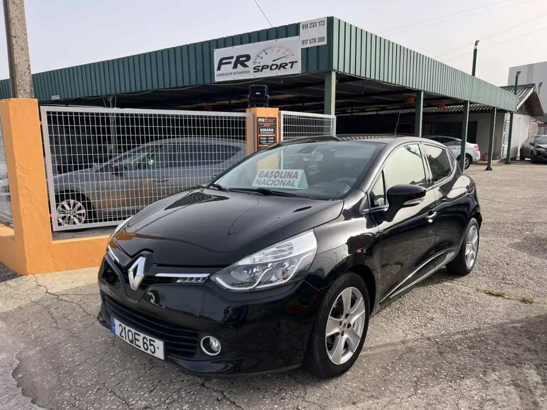 Renault Clio 2015 - 8250 EUR, 73635 km - AUTO.MOTO.pt - 73635km - foto 1 de 12