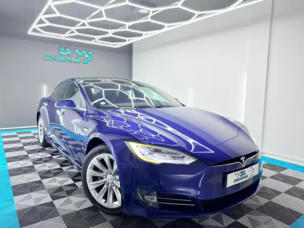 Tesla Model S 2018 - 19500 EUR, 260000 km - AUTO.MOTO.pt - 260000km - foto 4 de 23