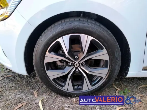 Renault Clio 2023 - 15950 EUR, 55104 km - AUTO.MOTO.pt - 55104km - foto 31 de 31