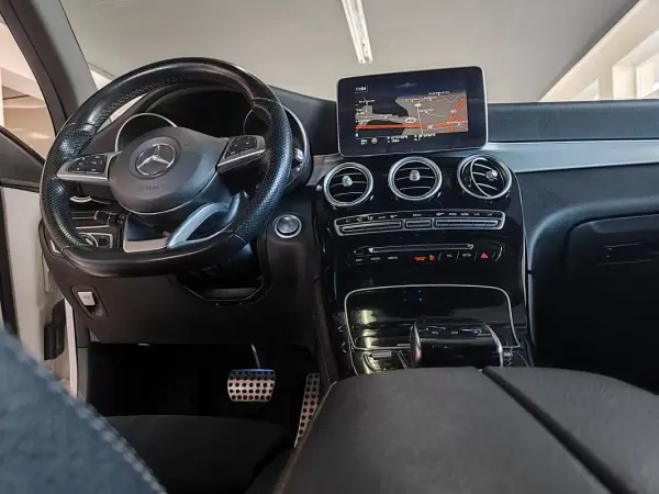 Mercedes-Benz GLC 220 2015 - 27450 EUR, 178000 km - AUTO.MOTO.pt - 178000km - foto 20 de 39