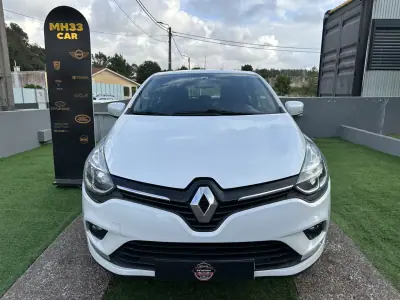 Renault Clio 2018 - 10900 EUR, 138929 km - AUTO.MOTO.pt - 138929km - foto 2 de 46