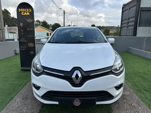 Renault Clio 2018 - 10900 EUR, 138929 km - AUTO.MOTO.pt - 138929km - foto 2 de 46