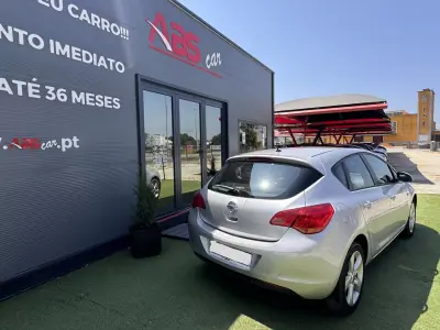Opel Astra 2010 - 8000 EUR, 126000 km - AUTO.MOTO.pt - 126000km - foto 14 de 17