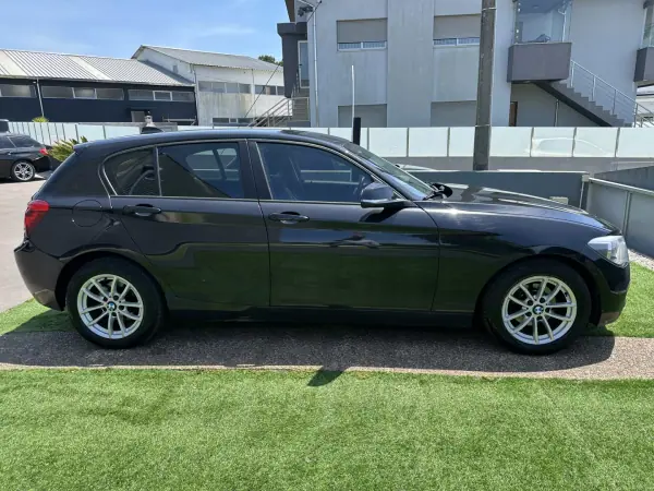 BMW 116 2012 - 10900 EUR, 245000 km - AUTO.MOTO.pt - 245000km - foto 15 de 51