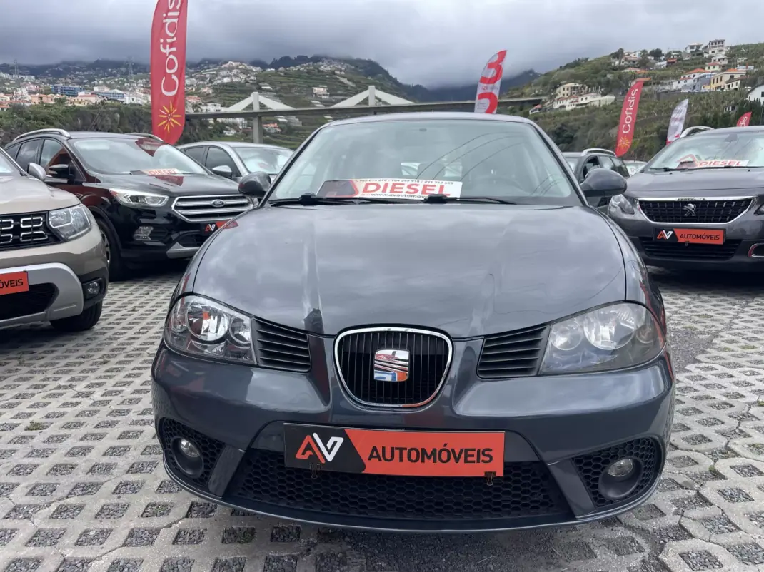 SEAT Ibiza 2008 - 6750 EUR, 148157 km - AUTO.MOTO.pt - 148157km - foto 2 de 12