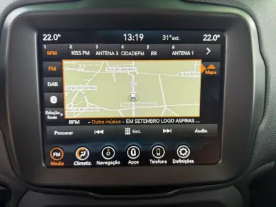 Jeep Renegade 2019 - 19800 EUR, 23341 km - AUTO.MOTO.pt - 23341km - foto 8 de 16