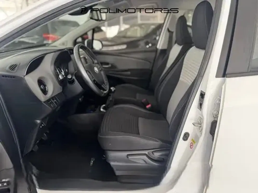 Toyota Yaris 2018 - 14750 EUR, 84619 km - 84619km - foto 14 de 17