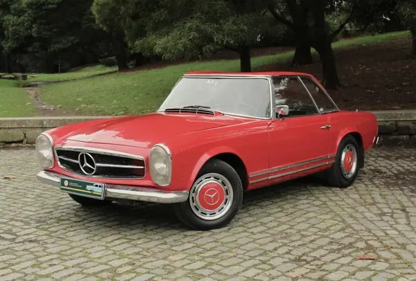 Mercedes-Benz 230 SL Pagoda 1965 Gasolina — 37 400 km · Porto Mercedes-Benz 230 SL Pagoda 1965 Gasolina