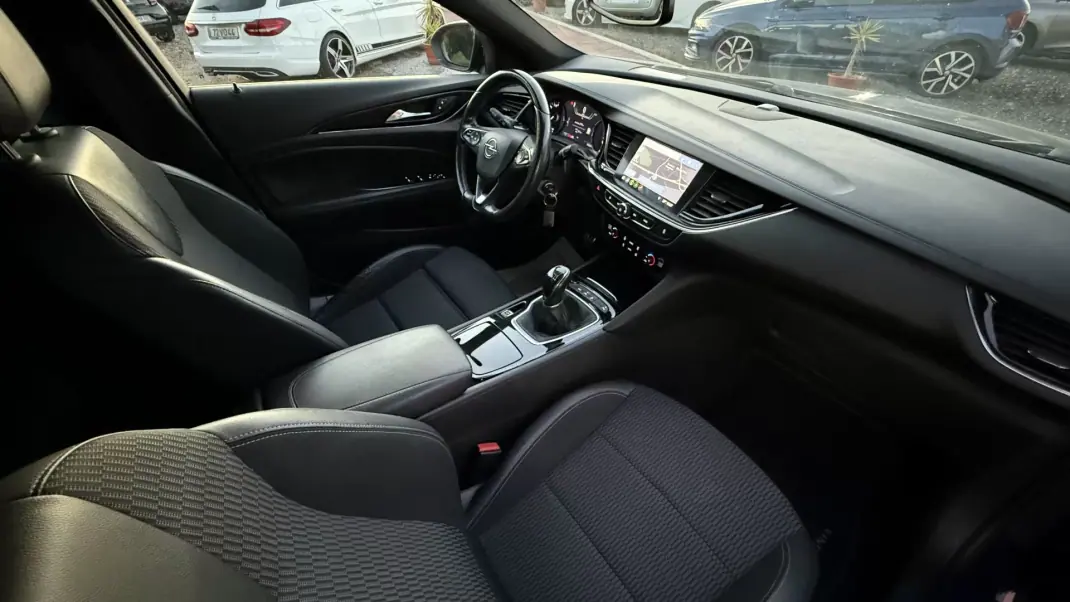 Opel Insignia Grand Sport 2021 - 14990 EUR, 169000 km - AUTO.MOTO.pt - 169000km - foto 38 de 38