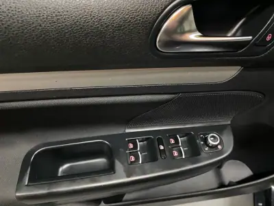 Volkswagen Golf Variant 2008 - 7950 EUR, 267609 km - AUTO.MOTO.pt - 267609km - foto 16 de 20