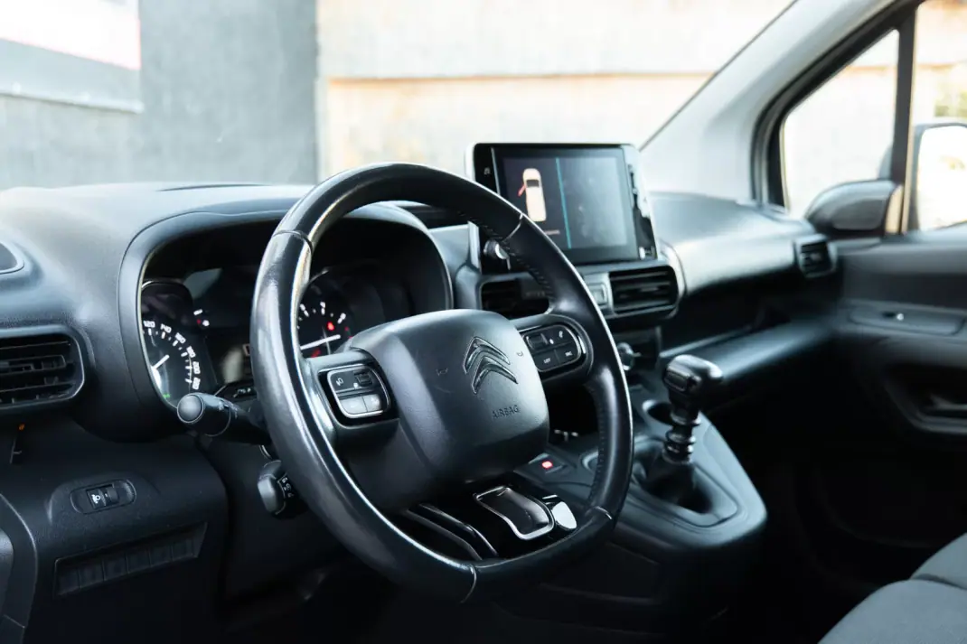 Citroën Berlingo 2022 - 14900 EUR, 115 km - AUTO.MOTO.pt - 115km - foto 11 de 22