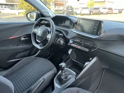Peugeot 208 2022 - 14990 EUR, 178000 km - AUTO.MOTO.pt - 178000km - foto 9 de 15
