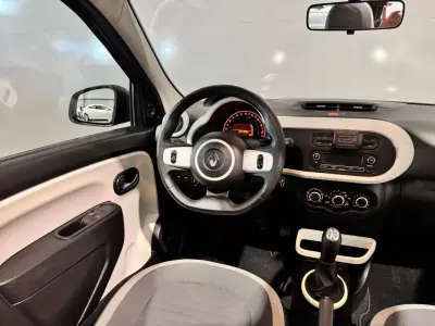 Renault Twingo 2015 - 7900 EUR, 124650 km - AUTO.MOTO.pt - 124650km - foto 4 de 42