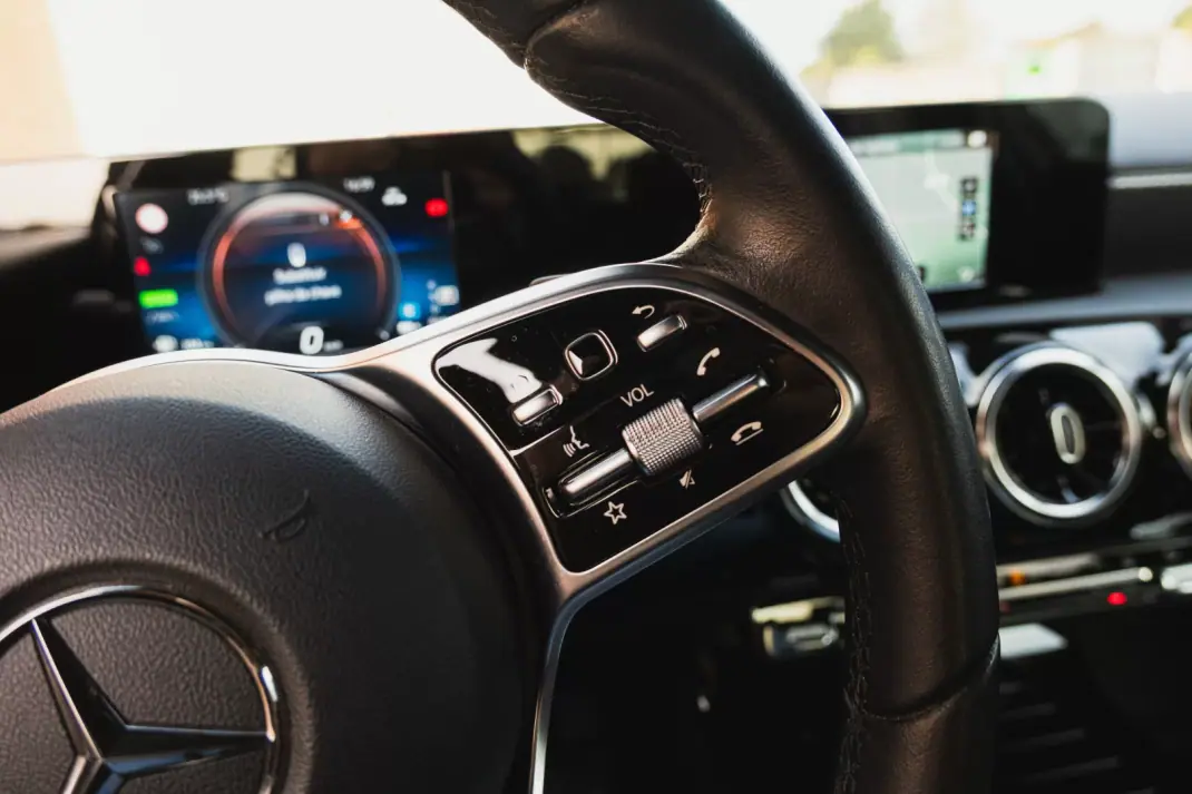 Mercedes-Benz A 250 2022 - 25000 EUR, 124440 km - AUTO.MOTO.pt - 124440km - foto 10 de 24