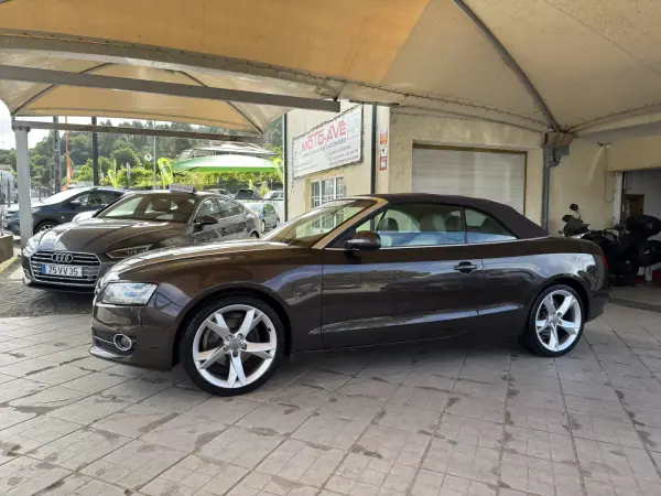 Audi A5 Cabrio 2011 - 14950 EUR, 274529 km - AUTO.MOTO.pt - 274529km - foto 4 de 37