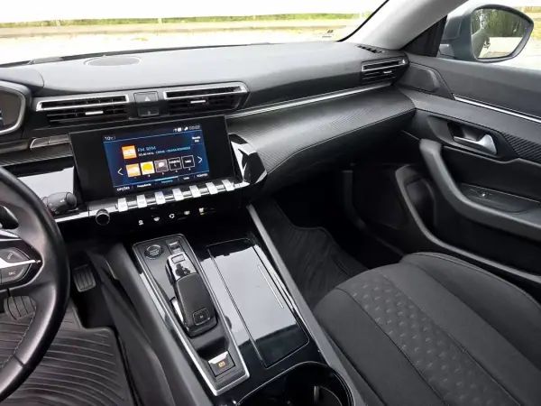 Peugeot 508 SW 2021 - 15750 EUR, 170000 km - AUTO.MOTO.pt - 170000km - foto 19 de 32
