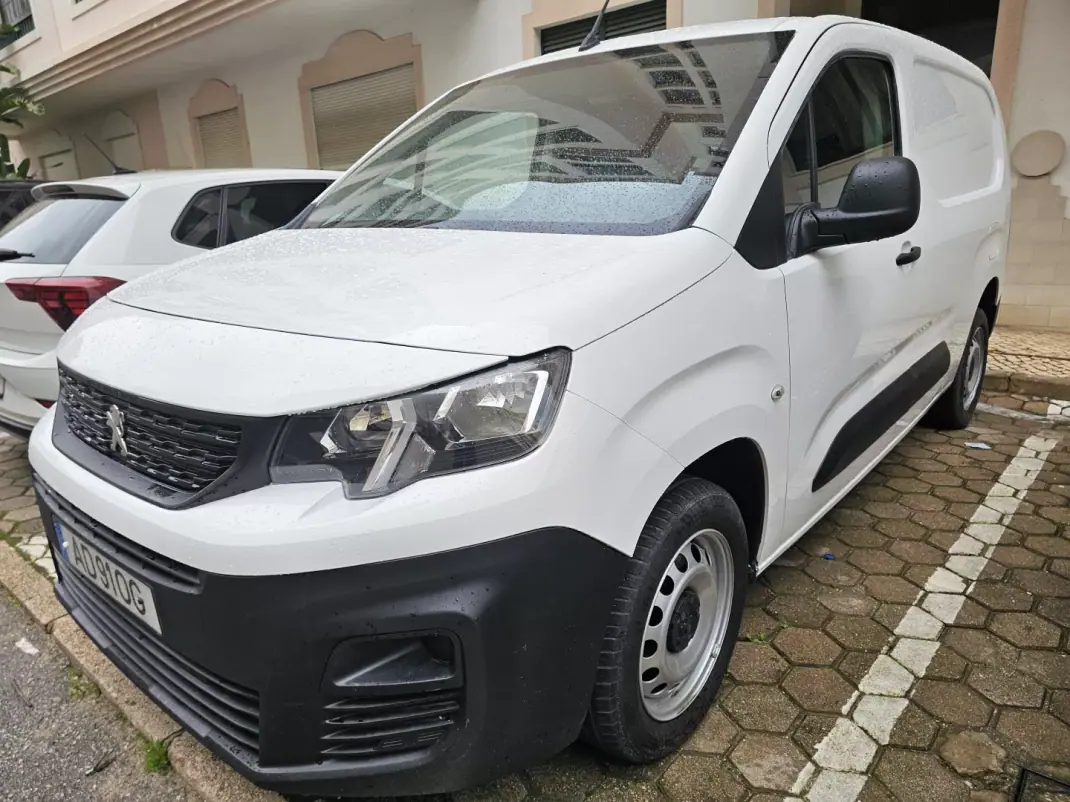 Peugeot Partner 1.5 BlueHDI Pro Longa 3L 2020 - 12900 EUR, 187531 km - AUTO.MOTO.pt - 187531km - foto 3 de 13