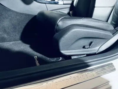 Mercedes-Benz C 300 2016 - 22990 EUR, 155208 km - AUTO.MOTO.pt - 155208km - foto 29 de 43