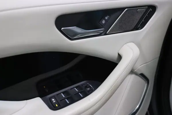 Jaguar I-Pace 2022 - 37900 EUR, 71093 km - AUTO.MOTO.pt - 71093km - foto 8 de 31