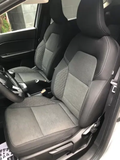 Renault Captur 2023 - 16900 EUR, 51000 km - AUTO.MOTO.pt - 51000km - foto 11 de 31
