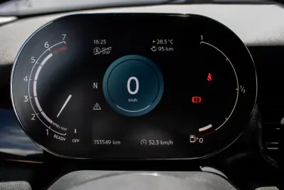 MINI 5 Portas 2022 - 16999 EUR, 153000 km - AUTO.MOTO.pt - 153000km - foto 19 de 38