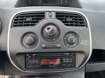 Renault Kangoo 1.5 DCi Maxi 2021 - 13250 EUR, 125000 km - AUTO.MOTO.pt - 125000km - foto 17 de 39