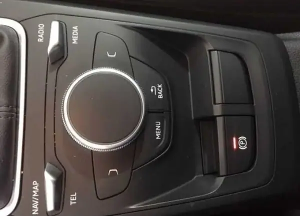 Audi Q2 2017 - 16000 EUR, 196000 km - AUTO.MOTO.pt - 196000km - foto 5 de 11