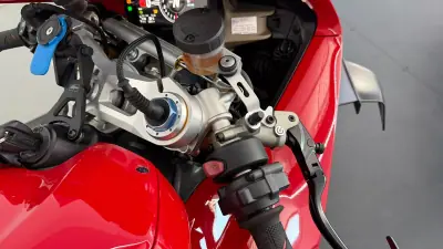 Ducati Panigale V4 S 2020 - 23990 EUR, 33324 km - AUTO.MOTO.pt - 33324km - foto 17 de 17