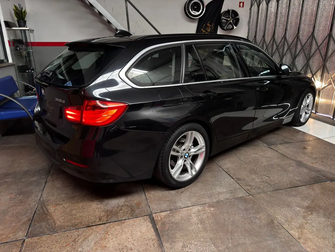 BMW 318 2013 - 15750 EUR, 214000 km - 214000km - foto 10 de 15