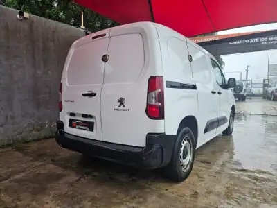 Peugeot Partner 3 lugares Longa 2020 - 9250 EUR, 157000 km - AUTO.MOTO.pt - 157000km - foto 11 de 14