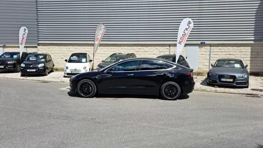 Tesla Model 3 2019 - 22500 EUR, 113000 km - 113000km - foto 28 de 53