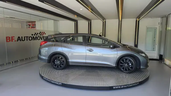 Honda Civic Tourer 2014 - 10750 EUR, 193536 km - AUTO.MOTO.pt - 193536km - foto 8 de 57