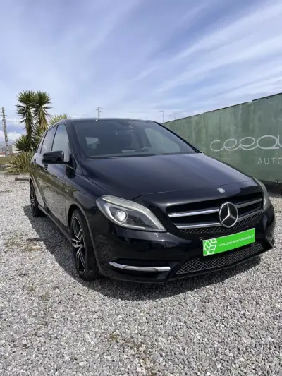 Mercedes-Benz B 180 2011 - 323900km
