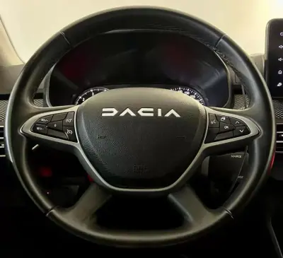 Dacia Jogger 2023 - 16450 EUR, 81000 km - AUTO.MOTO.pt - 81000km - foto 19 de 31