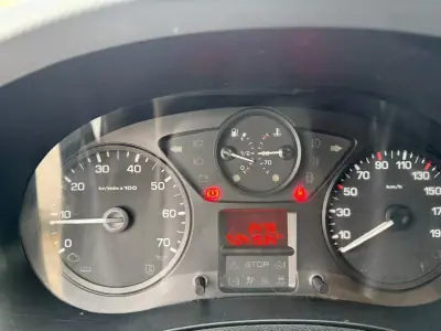 Citroën Berlingo 1.6 BlueHdi 100 2018 - 11990 EUR, 41500 km - AUTO.MOTO.pt - 41500km - foto 17 de 24