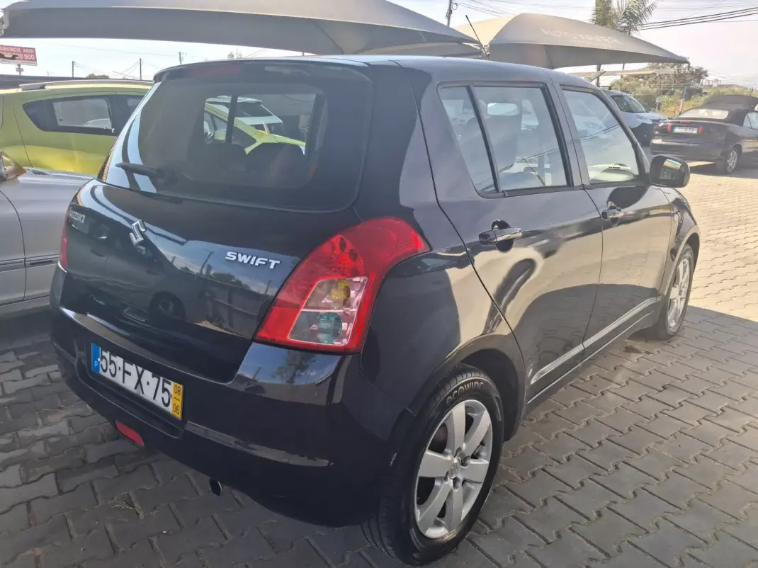 Suzuki Swift 2008 - 4750 EUR, 305000 km - AUTO.MOTO.pt - 305000km - foto 4 de 14