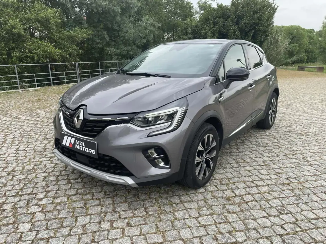Renault Captur 2023 - 18490 EUR, 63000 km - AUTO.MOTO.pt - 63000km - foto 1 de 10