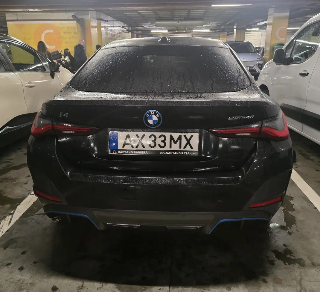 BMW i4 2023 - 41000 EUR, 54000 km - AUTO.MOTO.pt - 54000km - foto 4 de 6