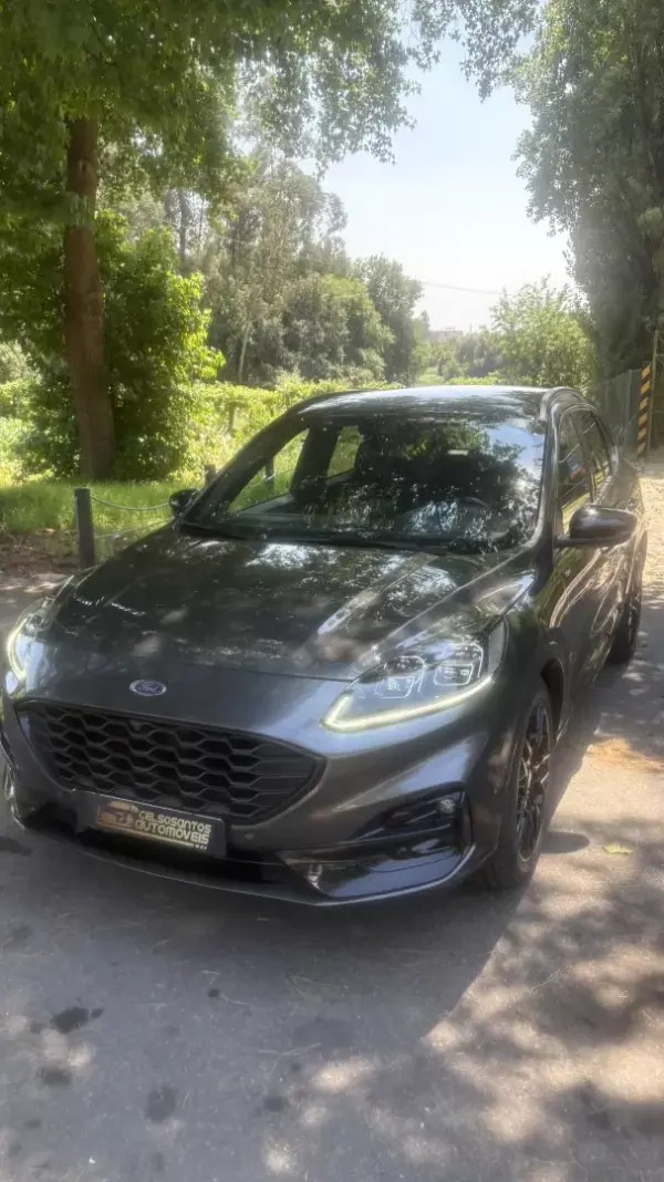 Ford Kuga 2023 - 20500 EUR, 65000 km - AUTO.MOTO.pt - 65000km - foto 2 de 30