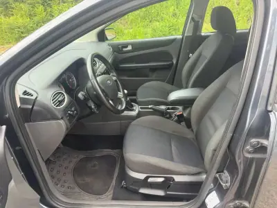 Ford Focus SW 2007 - 4450 EUR, 235000 km - AUTO.MOTO.pt - 235000km - foto 6 de 26