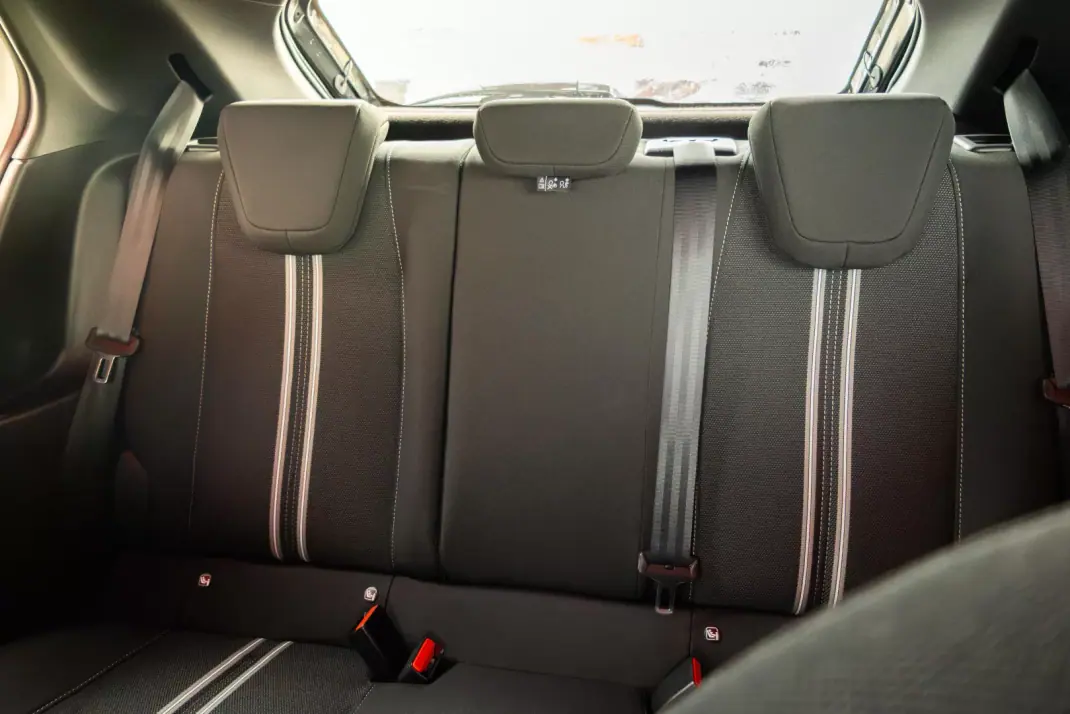 Opel Corsa 2025 - 18500 EUR, 20820 km - AUTO.MOTO.pt - 20820km - foto 10 de 12