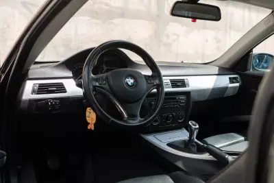 BMW 320 2007 - 12490 EUR, 230000 km - AUTO.MOTO.pt - 230000km - foto 22 de 42