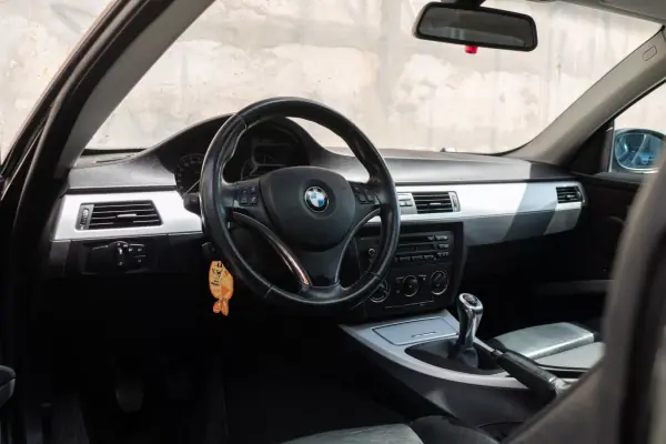 BMW 320 2007 - 12490 EUR, 230000 km - AUTO.MOTO.pt - 230000km - foto 22 de 42