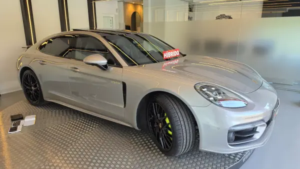 Porsche Panamera 2023 - 97500 EUR, 25369 km - AUTO.MOTO.pt - 25369km - foto 19 de 53