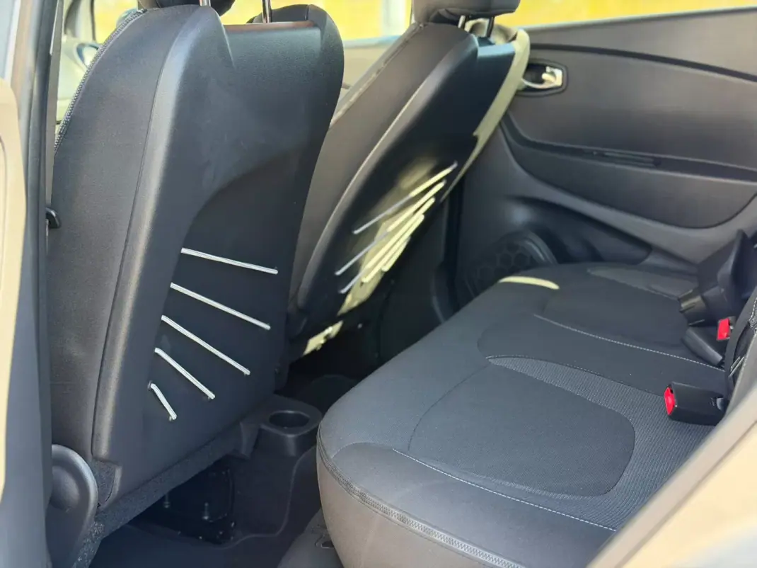 Renault Captur 2016 - 12250 EUR, 79550 km - 79550km - foto 13 de 24