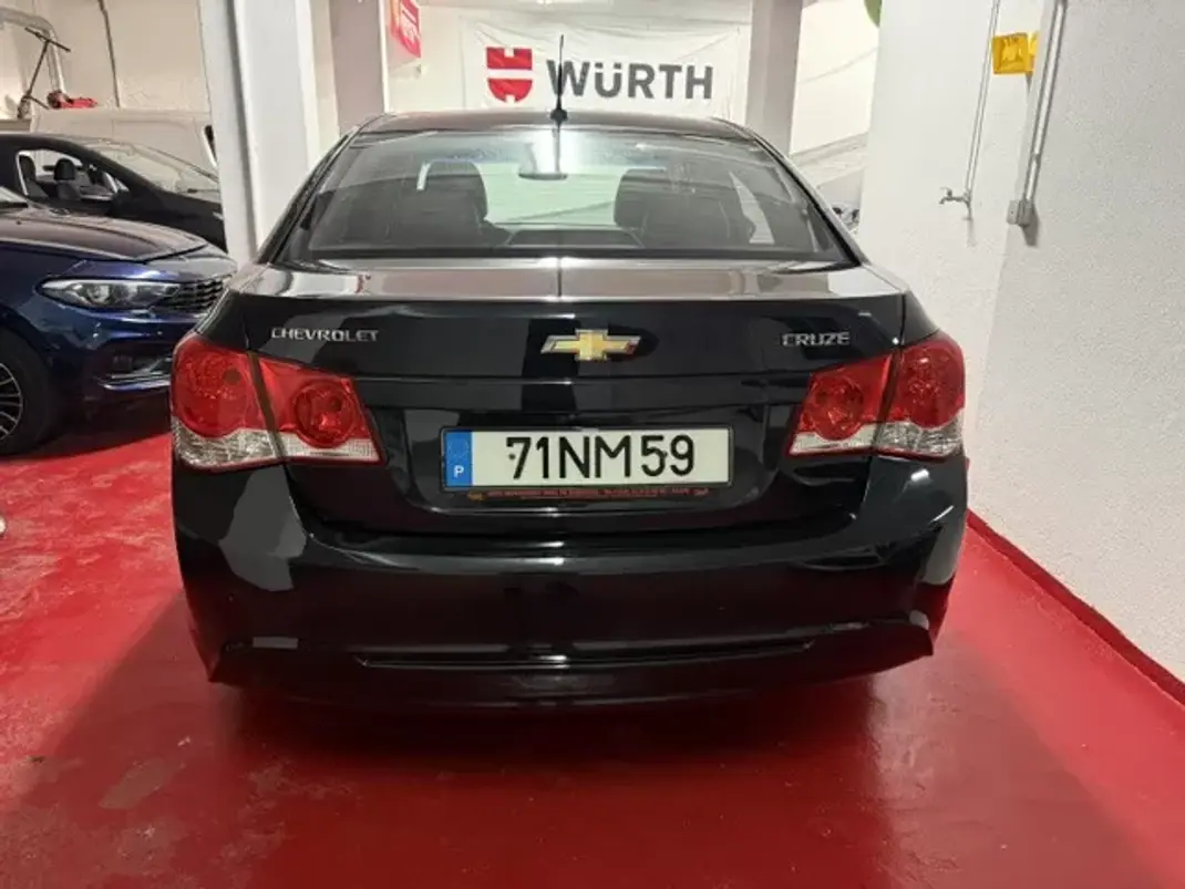 Chevrolet Cruze 2013 - 6800 EUR, 166000 km - AUTO.MOTO.pt - 166000km - foto 6 de 31