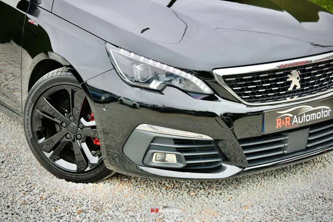 Peugeot 308 2018 - 14750 EUR, 218000 km - 218000km - foto 41 de 42