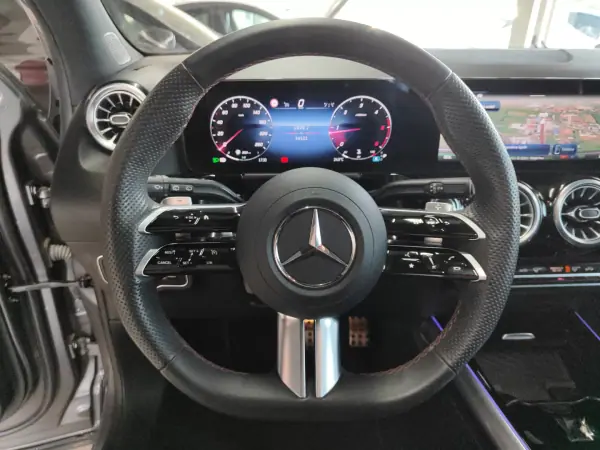 Mercedes-Benz GLA 200 2024 - 41500 EUR, 34500 km - AUTO.MOTO.pt - 34500km - foto 34 de 44